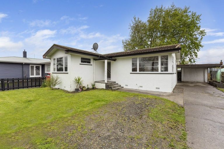 Photo of property in 19 Botanical Road, Takaro, Palmerston North, 4412