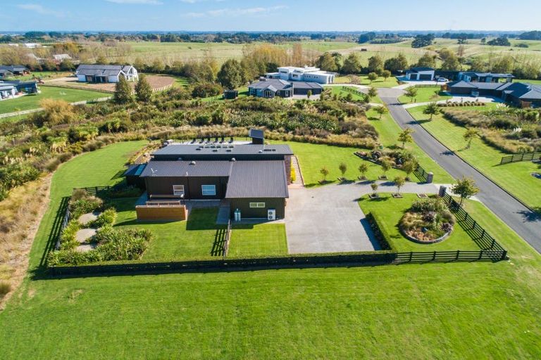 Photo of property in 9 Paterson Lane, Kelvin Grove, Palmerston North, 4470