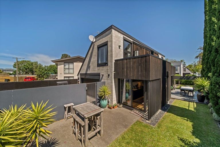 Photo of property in 10 Shrewsbury Street, Merivale, Christchurch, 8014
