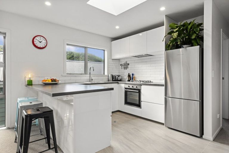 Photo of property in 16a Rarangi Way, Owhiro Bay, Wellington, 6023