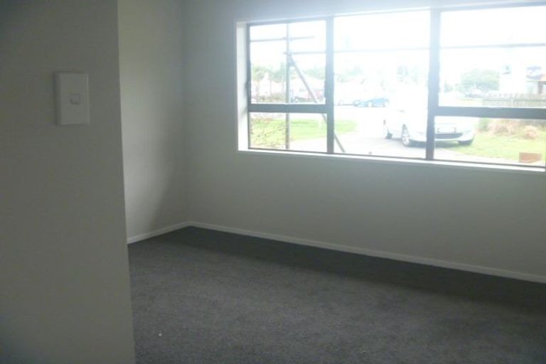 Photo of property in 2/2 Walter Strevens Drive, Conifer Grove, Takanini, 2112