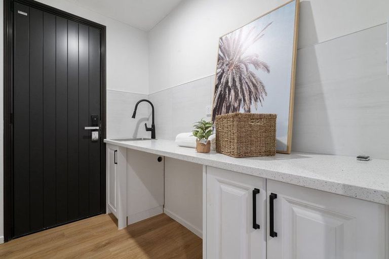 Photo of property in 1/9 Kimdale Place, Totara Heights, Auckland, 2105