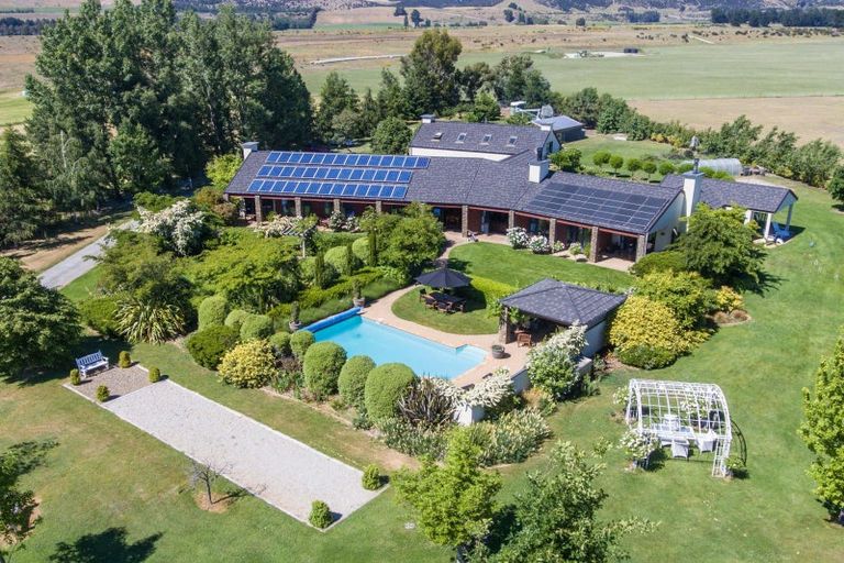 Photo of property in 672 Ballantyne Road, Wanaka, 9382