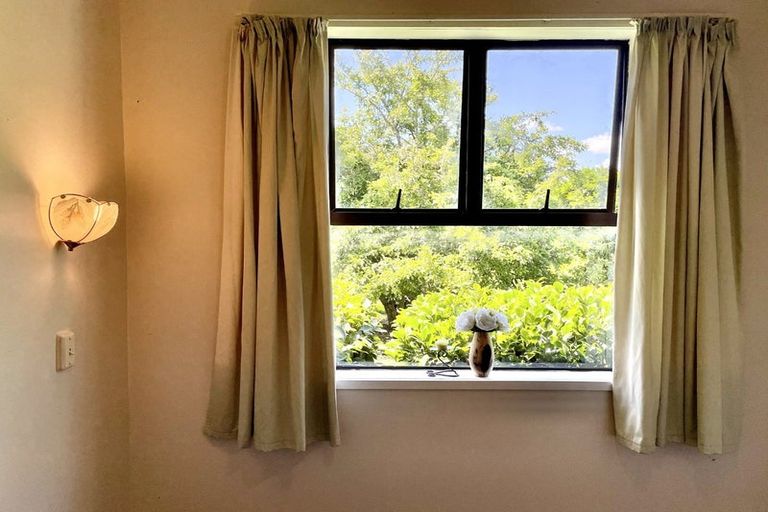 Photo of property in 190 Boord Crescent, Kumeu, 0891