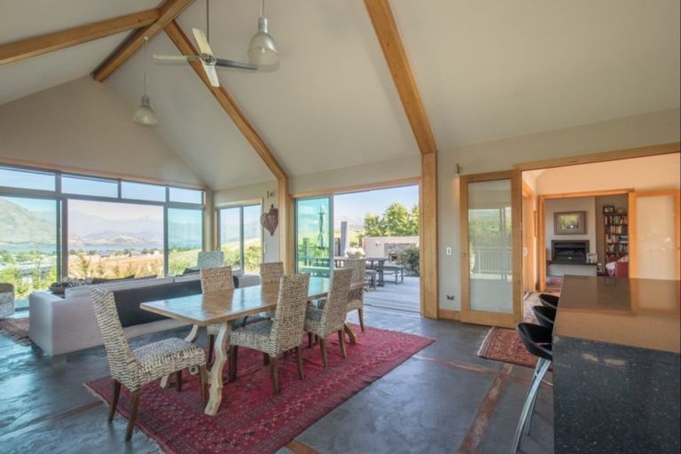 Photo of property in 1 Peak View Ridge, Wanaka, 9305