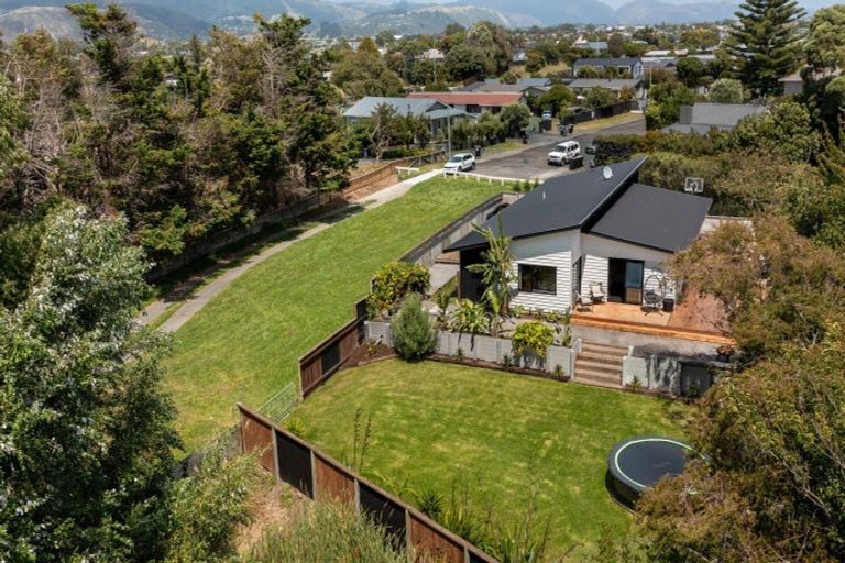 Photo of property in 47 Hollis Road, Paraparaumu Beach, Paraparaumu, 5032