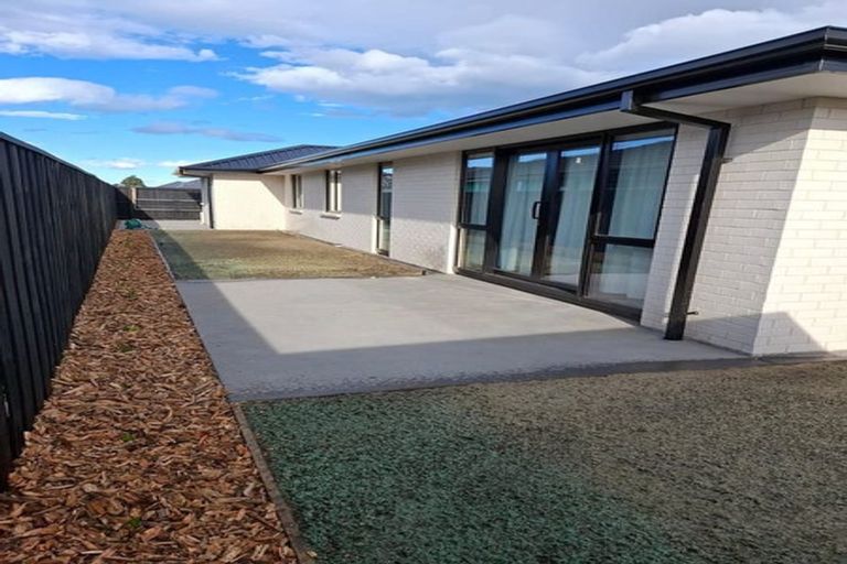 Photo of property in 11 Oakmill Drive, Casebrook, Christchurch, 8051