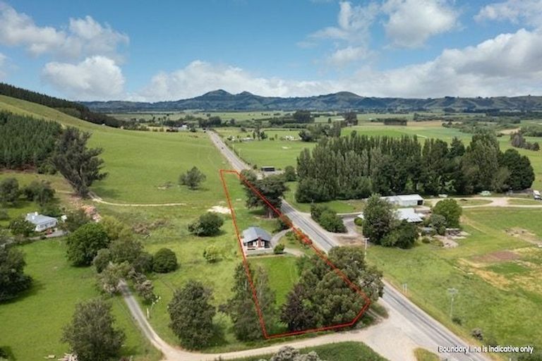 Photo of property in 806 Outram-mosgiel Road, Riverside, Outram, 9073