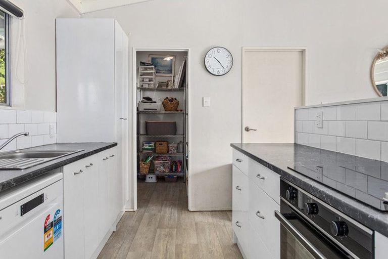 Photo of property in 1 Western Close, Matata, Whakatane, 3194