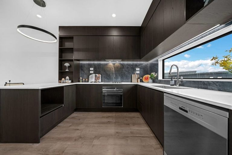 Photo of property in 5/220 Pakuranga Road, Pakuranga Heights, Auckland, 2010