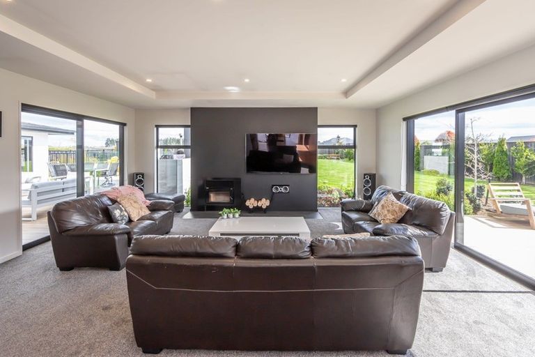 Photo of property in 25 Fairmont Rise, West Melton, 7618