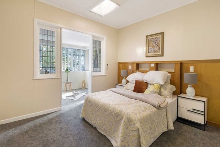 Photo of property in 64 Seabrook Avenue, New Lynn, Auckland, 0600
