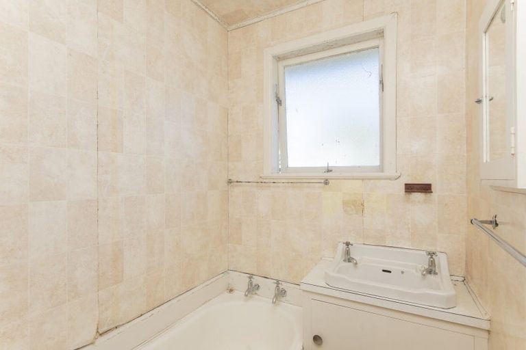 Photo of property in 16 Ropata Street, Kaiti, Gisborne, 4010