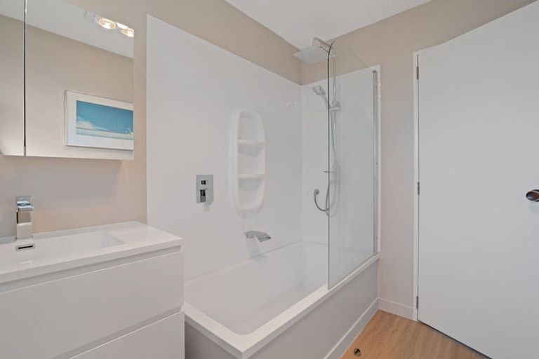 Photo of property in 1a James Condon Place, Redwood, Christchurch, 8051