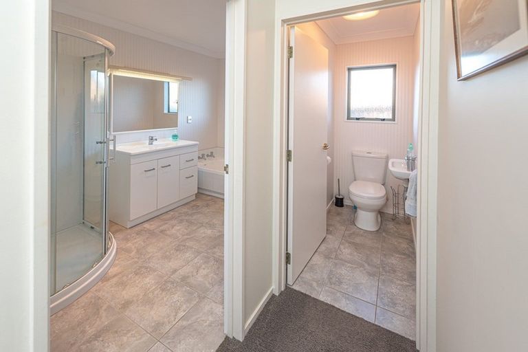 Photo of property in 6 Holdsworth Drive, Otamatea, Whanganui, 4500