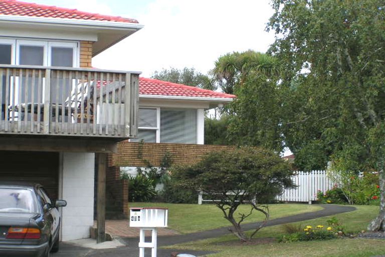 Photo of property in 2/43 Northumberland Avenue, Belmont, Auckland, 0622