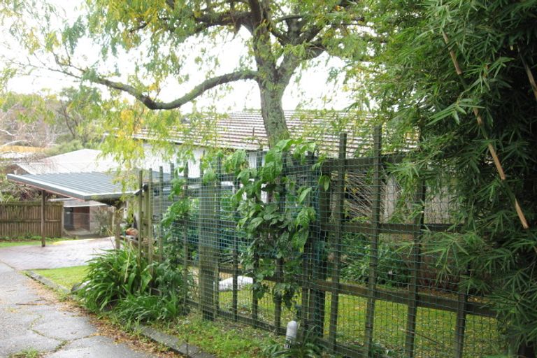 Photo of property in 35 Mcmillan Place, Mellons Bay, Auckland, 2014