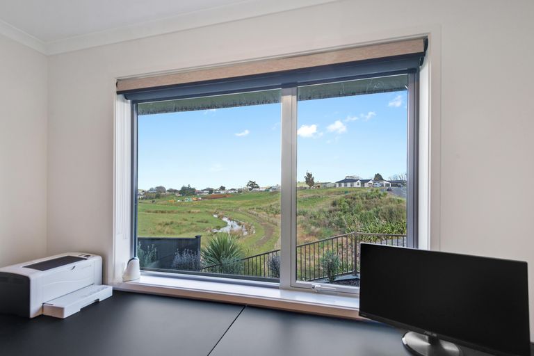 Photo of property in 14 Hillpark Drive, Pokeno, 2402