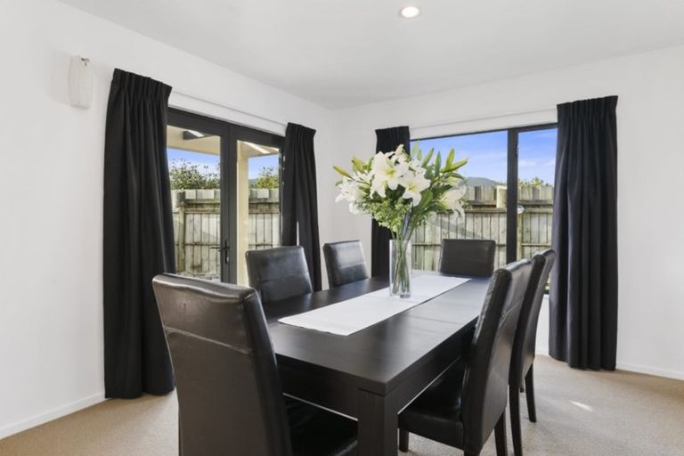 Photo of property in 21 Observation Place, Paraparaumu, 5032