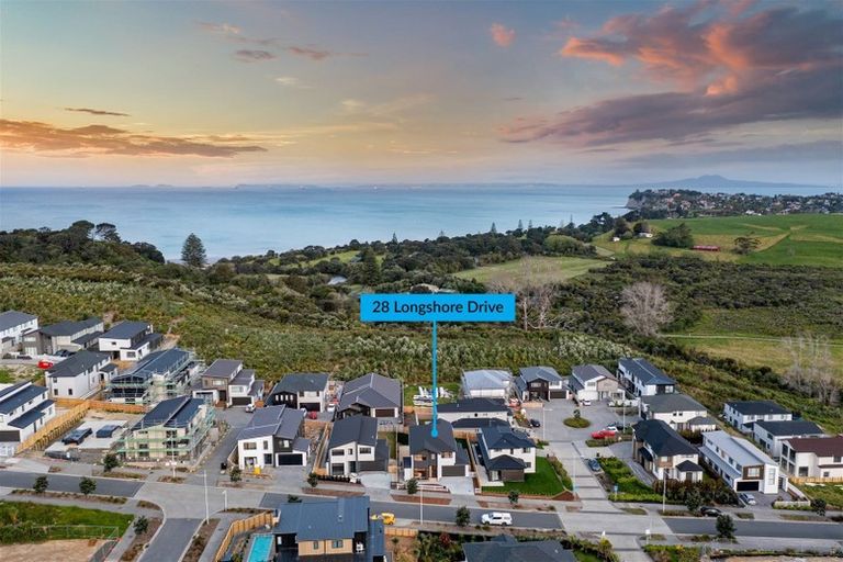 Photo of property in 28 Longshore Drive, Long Bay, Auckland, 0630