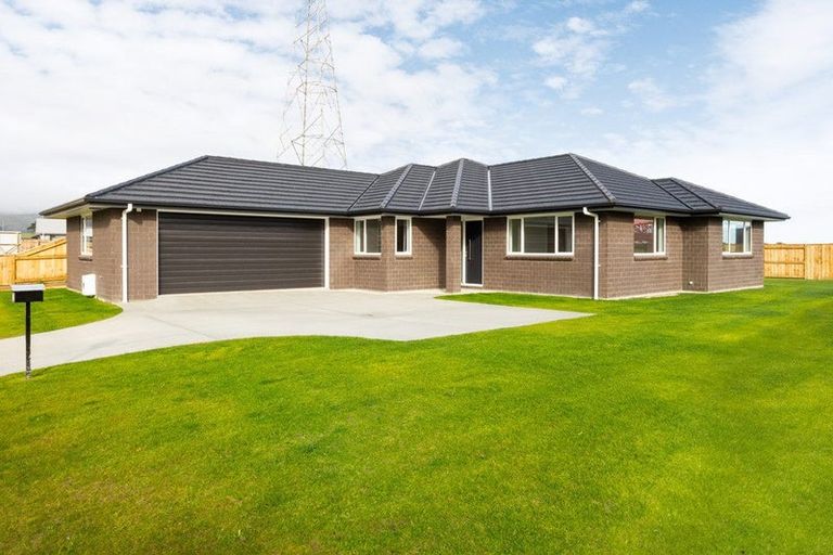 Photo of property in 55 Atlantic Drive, Fitzherbert, Palmerston North, 4410