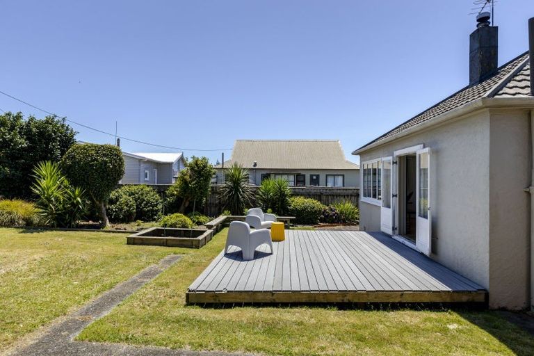Photo of property in 10 Chard Street, Westown, New Plymouth, 4310