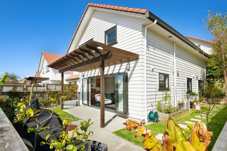 Photo of property in 7a Parkwood Crescent, Gulf Harbour, Whangaparaoa, 0930