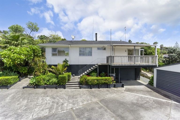 Photo of property in 35 Spinella Drive, Bayview, Auckland, 0629