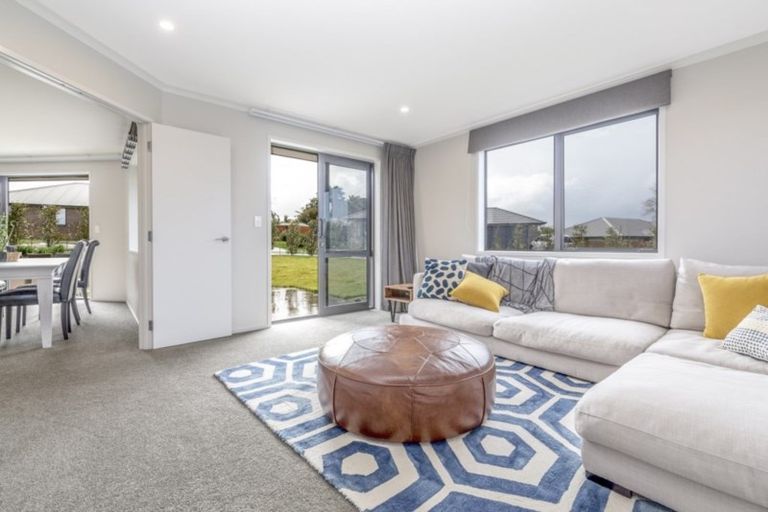 Photo of property in 9 Brian Cowley Place, Tuakau, 2121