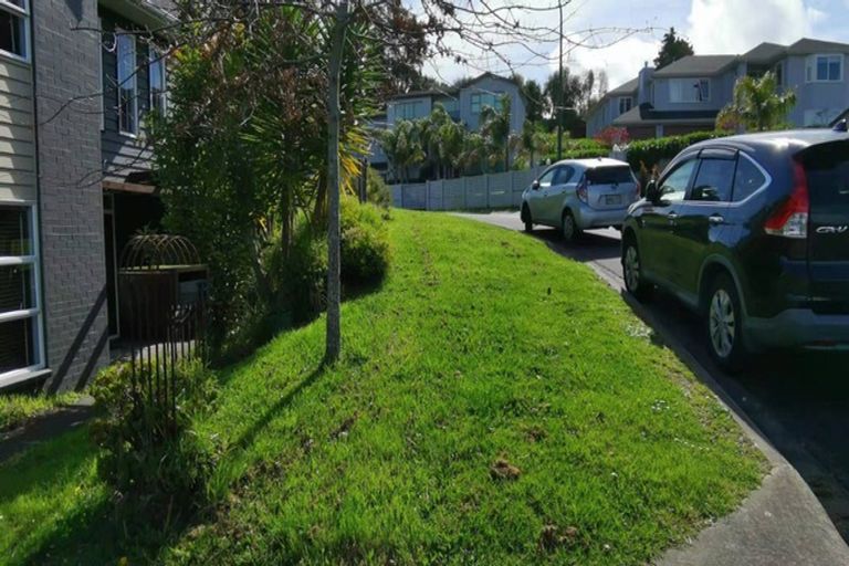 Photo of property in 19 Leburn Crescent, Flat Bush, Auckland, 2016