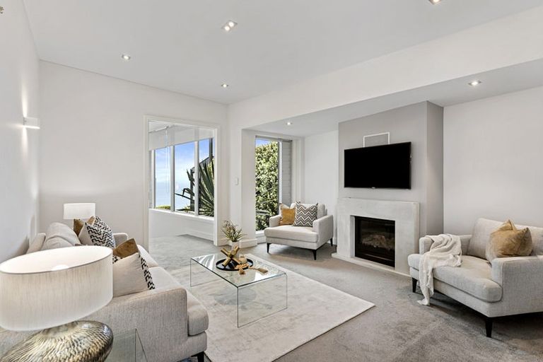 Photo of property in 11a Bournemouth Terrace, Murrays Bay, Auckland, 0630