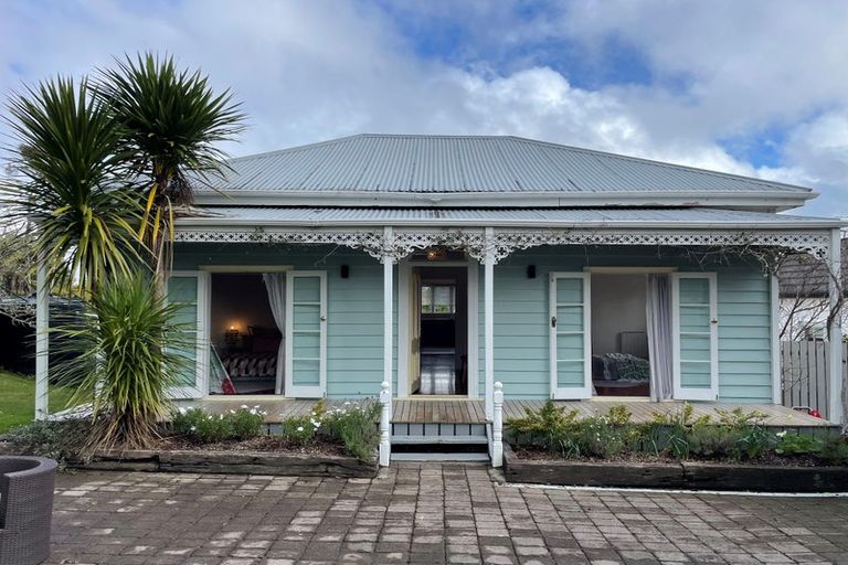 Photo of property in 2 Blacks Road, Greenhithe, Auckland, 0632