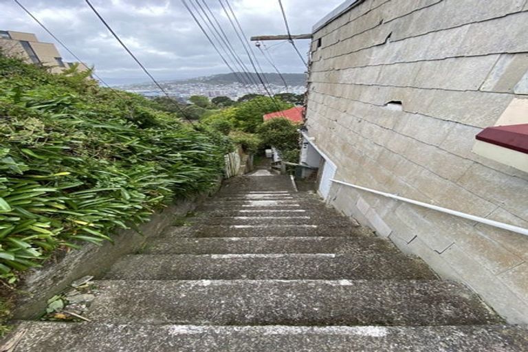 Photo of property in 74 Fairlie Terrace, Kelburn, Wellington, 6021