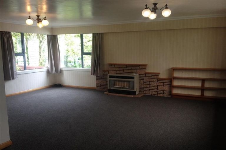 Photo of property in 96 Broderick Road, Johnsonville, Wellington, 6037