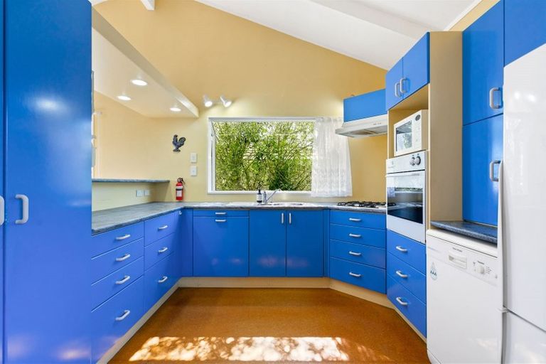 Photo of property in 129a View Road, Sunnyvale, Auckland, 0612