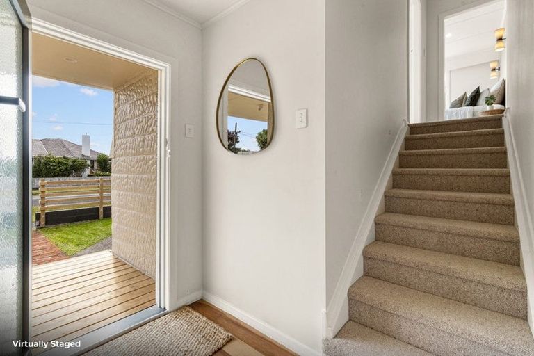 Photo of property in 1 Galt Street, Hawera, 4610