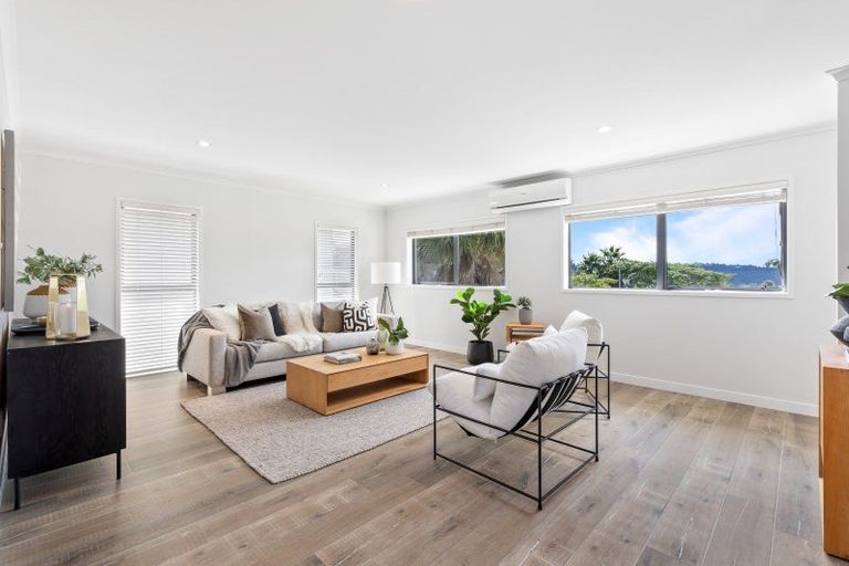 Photo of property in 33 Mural Place, Greenhithe, Auckland, 0632