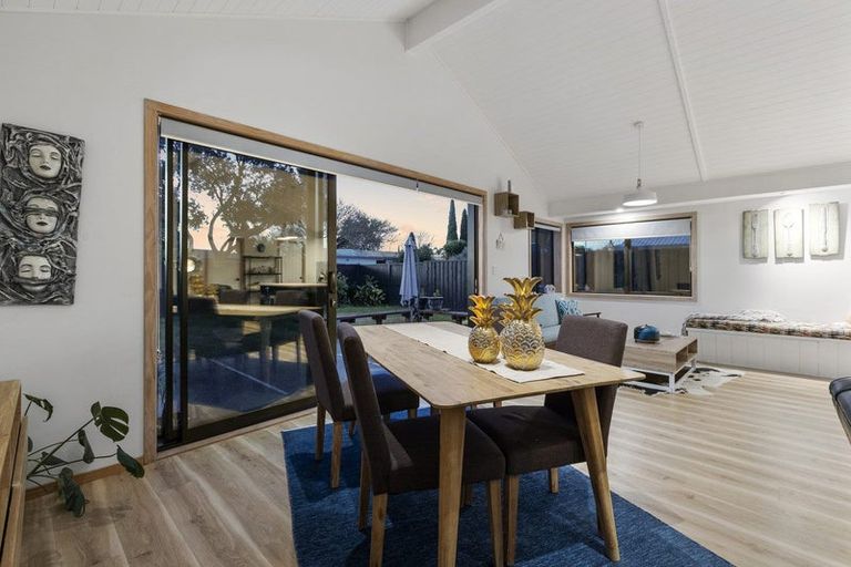 Photo of property in 7b Lyn Grove, Papamoa Beach, Papamoa, 3118