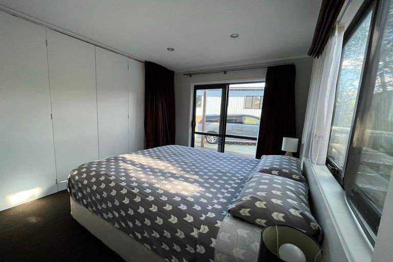 Photo of property in 19a Crystal Avenue, Glendene, Auckland, 0602