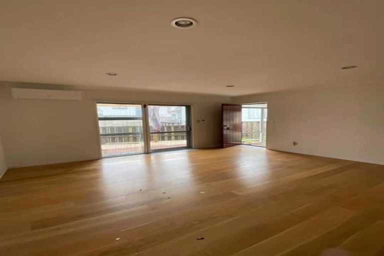 Photo of property in 30 Mander Place, Bucklands Beach, Auckland, 2012