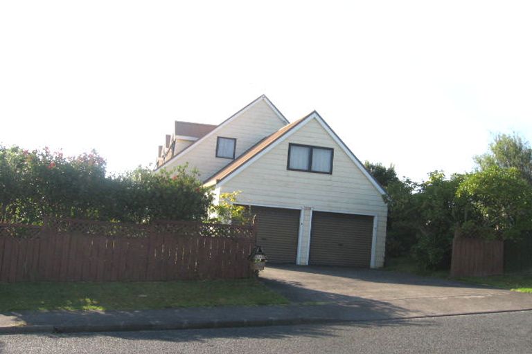 Photo of property in 54 Halberg Street, Glenfield, Auckland, 0629