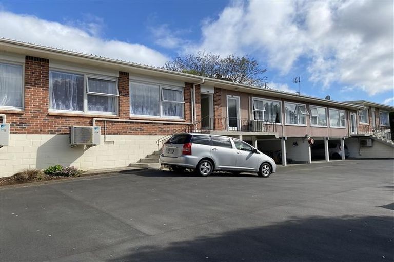 Photo of property in 4/63e Owairaka Avenue, Mount Albert, Auckland, 1025