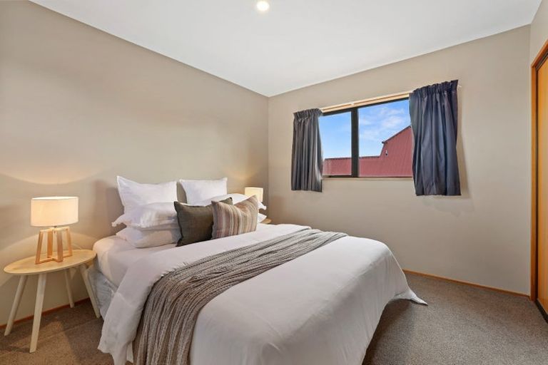 Photo of property in 80 Apsley Drive, Avonhead, Christchurch, 8042