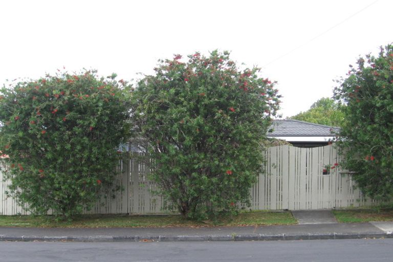 Photo of property in 43 Selwyn Crescent, Forrest Hill, Auckland, 0620