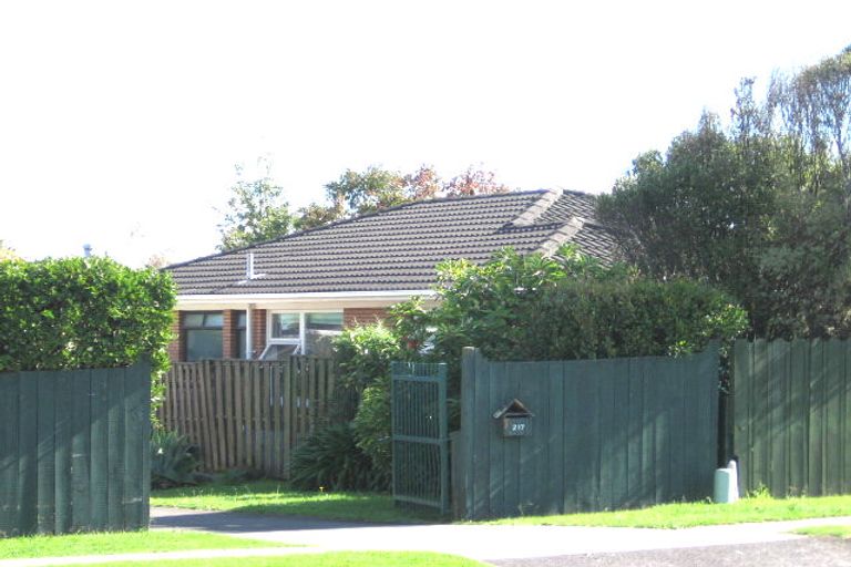 Photo of property in 217 Bucklands Beach Road, Bucklands Beach, Auckland, 2012