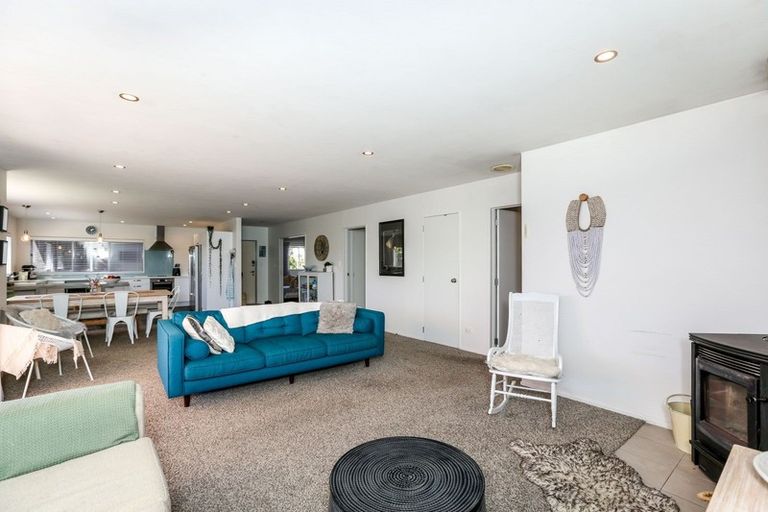 Photo of property in 130a Wairau Road, Oakura, 4314