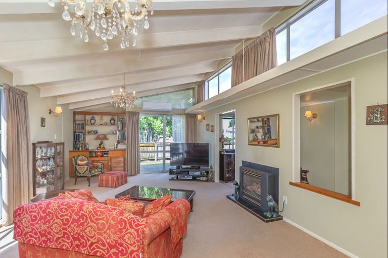 Photo of property in 33 Highbury Drive, Levin, 5510