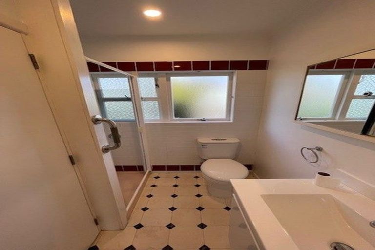 Photo of property in 1/4 Cecil Road, Milford, Auckland, 0620