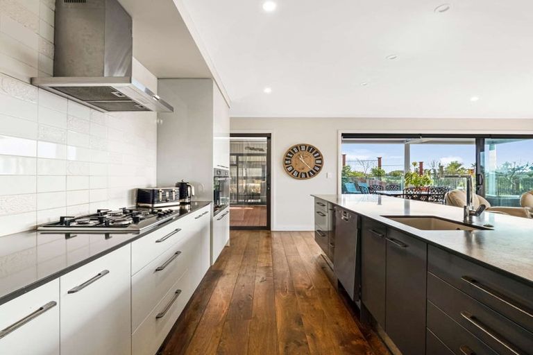 Photo of property in 70 Palm Springs Boulevard, Papamoa Beach, Papamoa, 3118