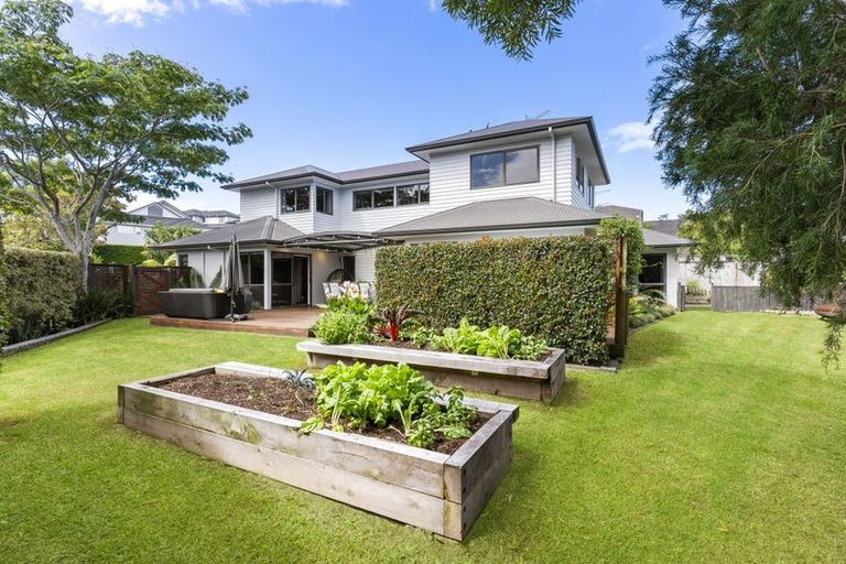 Photo of property in 43 Kenmure Avenue, Forrest Hill, Auckland, 0620